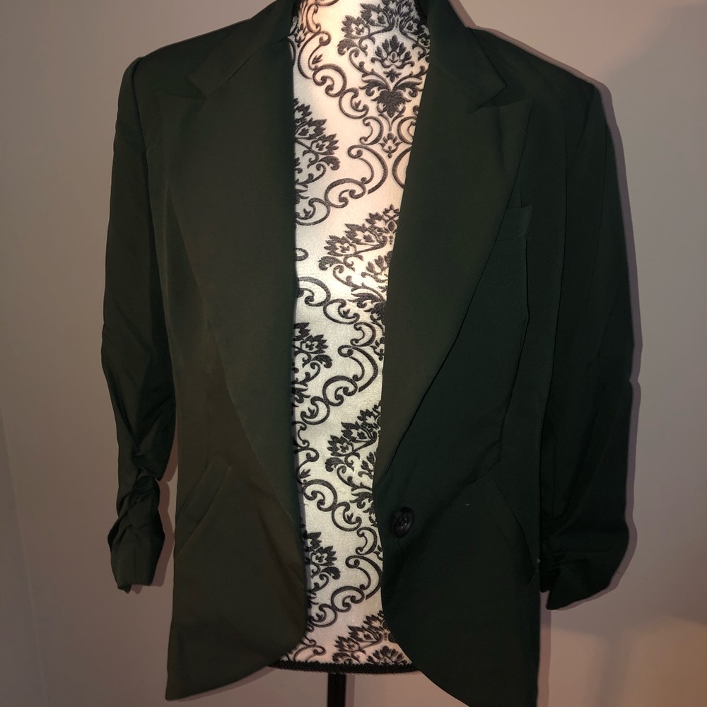 Green ruched sleeve blazer